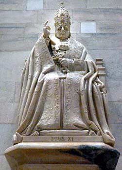 17 StatuaPioXI