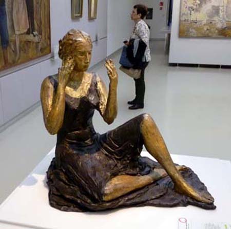 Fontana1 Signorina seduta